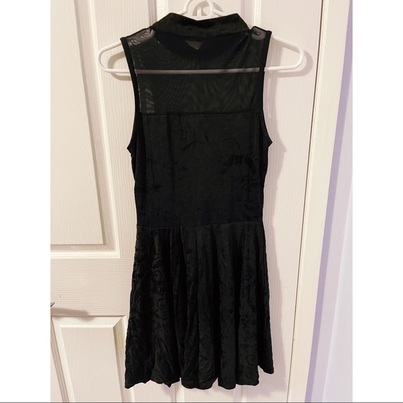 black mockneck sleeveless mini dress - Picture 4 of 6